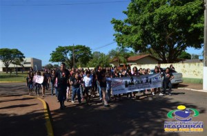 Proerd de Itaquiraí faz passeata anti drogas