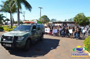 Proerd de Itaquiraí faz passeata anti drogas