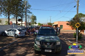 Proerd de Itaquiraí faz passeata anti drogas