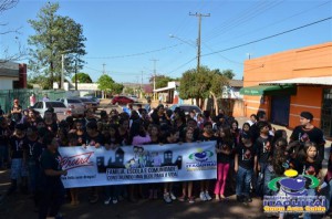 Proerd de Itaquiraí faz passeata anti drogas