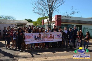 Proerd de Itaquiraí faz passeata anti drogas