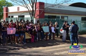 Proerd de Itaquiraí faz passeata anti drogas