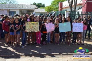 Proerd de Itaquiraí faz passeata anti drogas