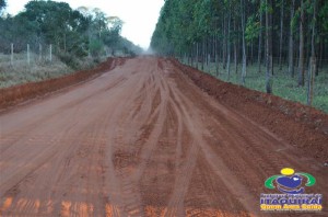 Secretaria de Obras trabalha na recuperação de estradas vicinais