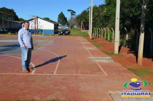 Prefeito Visita obra em escola no assentamento
