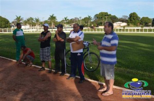 SELEÇÃO DE FUTEBOL É APRESENTADA