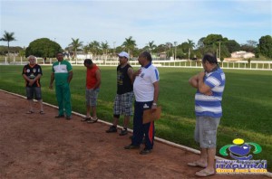 SELEÇÃO DE FUTEBOL É APRESENTADA