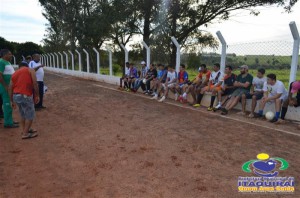 SELEÇÃO DE FUTEBOL É APRESENTADA