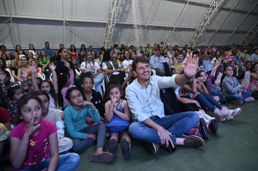 Prefeitura de Itaquiraí, Consórcio Conisul e Itaipu Binacional apresentaram teatro sobre a importância da coleta seletiva e preservação ambiental