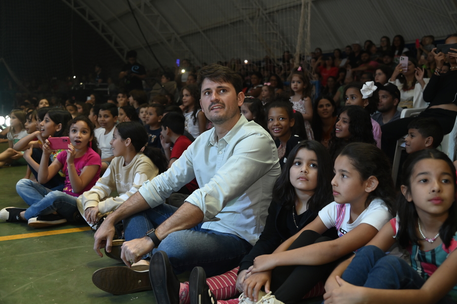 Prefeitura de Itaquiraí, Consórcio Conisul e Itaipu Binacional apresentaram teatro sobre a importância da coleta seletiva e preservação ambiental