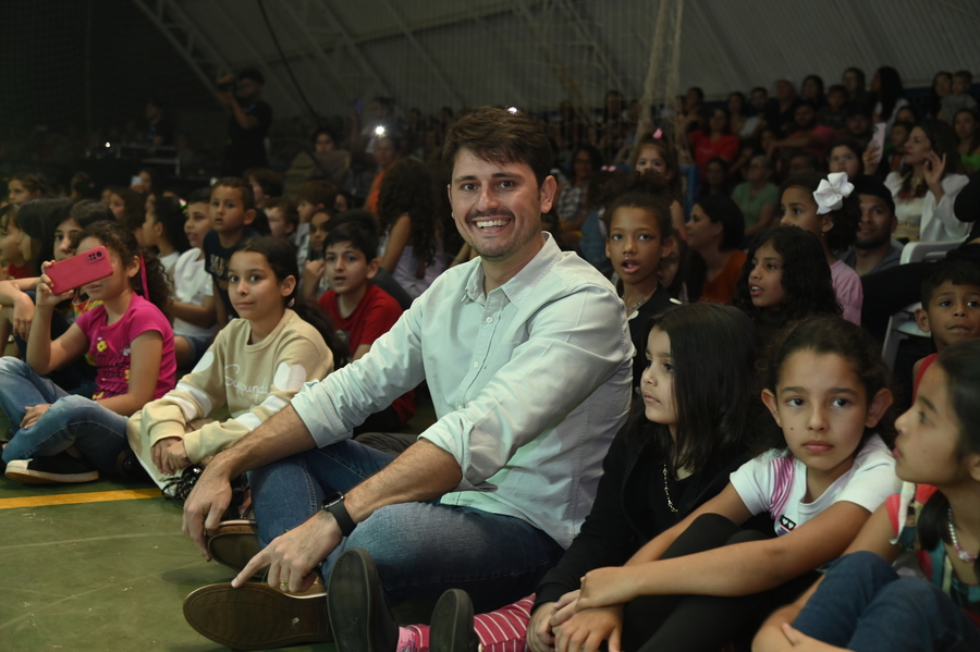 Prefeitura de Itaquiraí, Consórcio Conisul e Itaipu Binacional apresentaram teatro sobre a importância da coleta seletiva e preservação ambiental