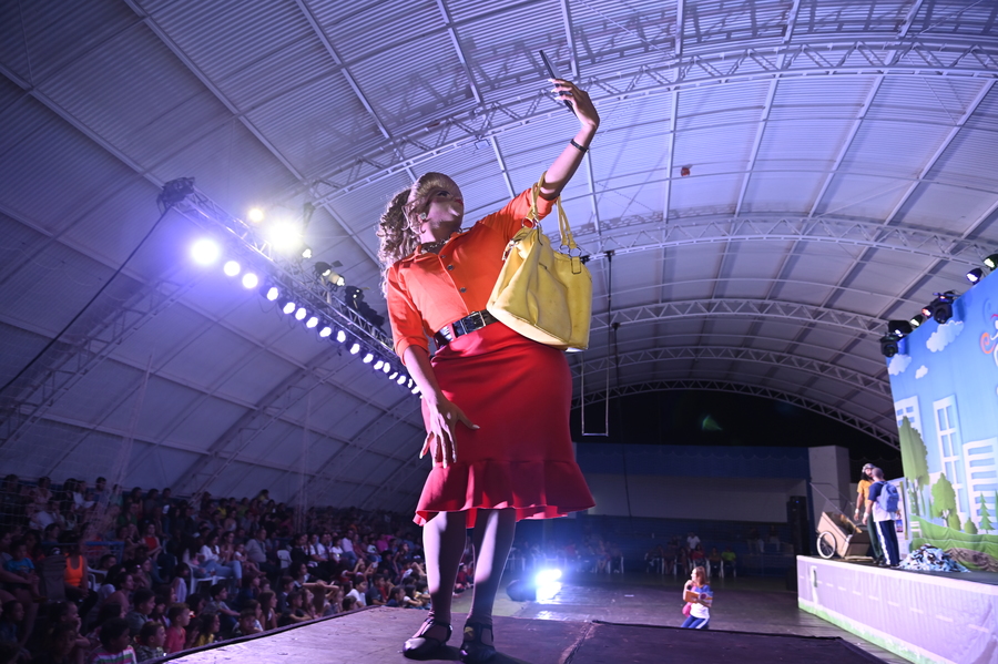Prefeitura de Itaquiraí, Consórcio Conisul e Itaipu Binacional apresentaram teatro sobre a importância da coleta seletiva e preservação ambiental