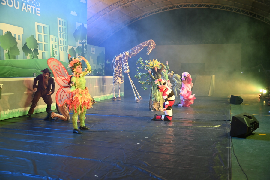 Prefeitura de Itaquiraí, Consórcio Conisul e Itaipu Binacional apresentaram teatro sobre a importância da coleta seletiva e preservação ambiental