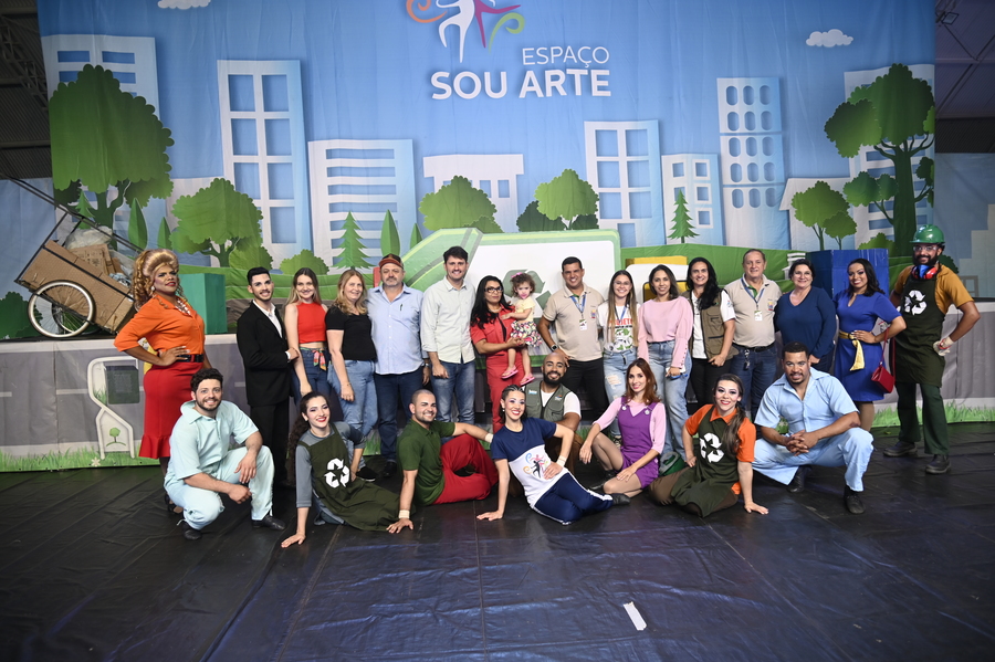 Prefeitura de Itaquiraí, Consórcio Conisul e Itaipu Binacional apresentaram teatro sobre a importância da coleta seletiva e preservação ambiental