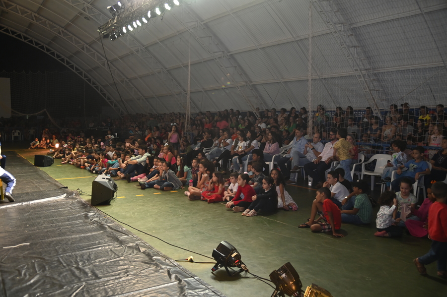 Prefeitura de Itaquiraí, Consórcio Conisul e Itaipu Binacional apresentaram teatro sobre a importância da coleta seletiva e preservação ambiental