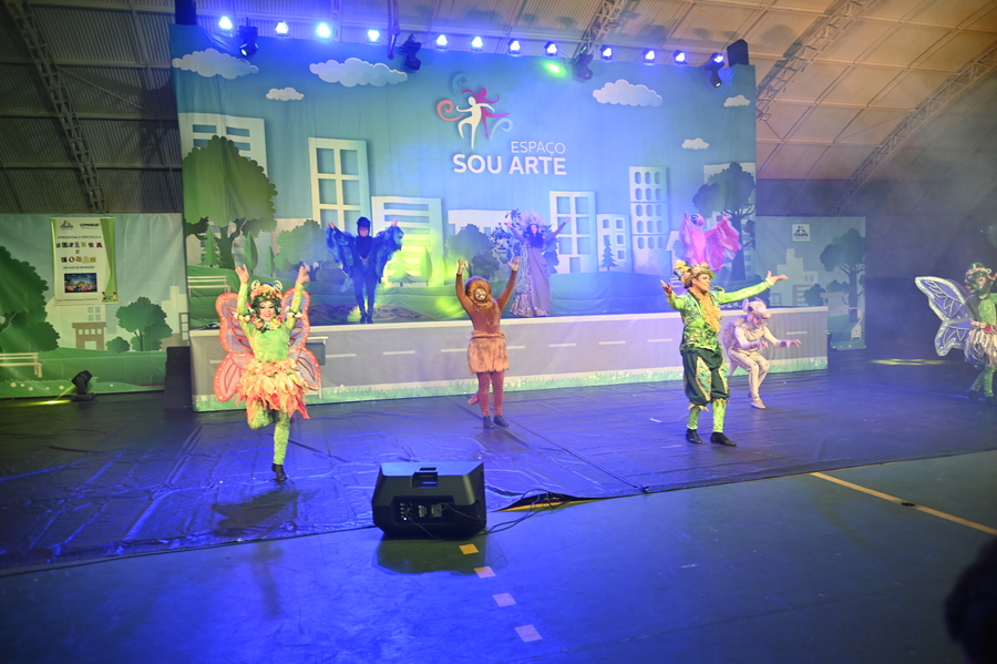 Prefeitura de Itaquiraí, Consórcio Conisul e Itaipu Binacional apresentaram teatro sobre a importância da coleta seletiva e preservação ambiental