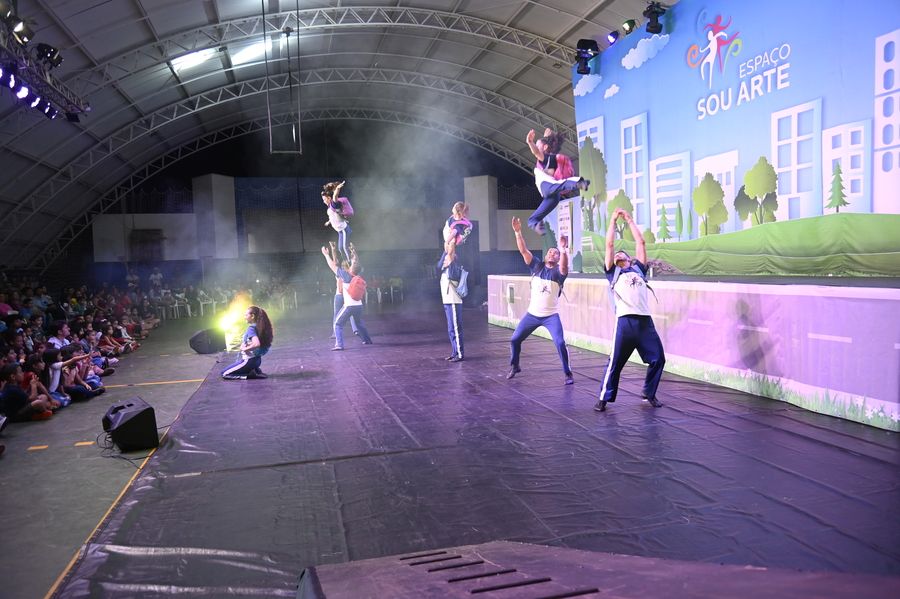 Prefeitura de Itaquiraí, Consórcio Conisul e Itaipu Binacional apresentaram teatro sobre a importância da coleta seletiva e preservação ambiental