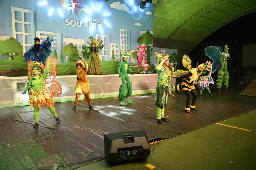 Prefeitura de Itaquiraí, Consórcio Conisul e Itaipu Binacional apresentaram teatro sobre a importância da coleta seletiva e preservação ambiental