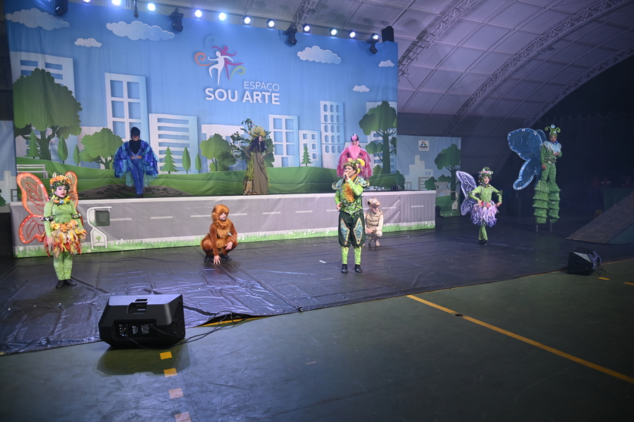 Prefeitura de Itaquiraí, Consórcio Conisul e Itaipu Binacional apresentaram teatro sobre a importância da coleta seletiva e preservação ambiental