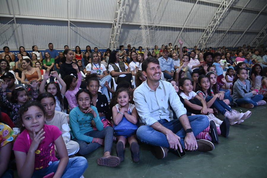 Prefeitura de Itaquiraí, Consórcio Conisul e Itaipu Binacional apresentaram teatro sobre a importância da coleta seletiva e preservação ambiental