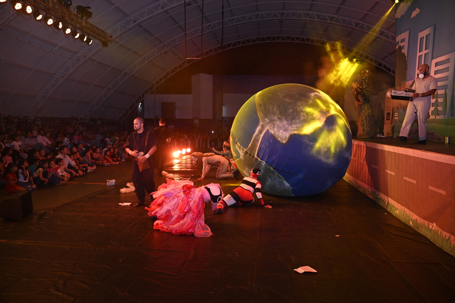 Prefeitura de Itaquiraí, Consórcio Conisul e Itaipu Binacional apresentaram teatro sobre a importância da coleta seletiva e preservação ambiental