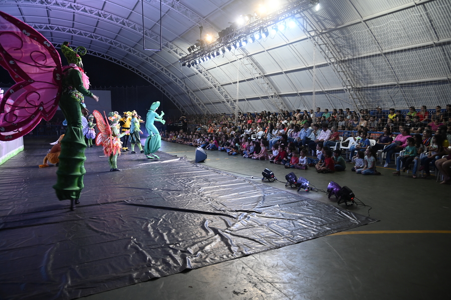 Prefeitura de Itaquiraí, Consórcio Conisul e Itaipu Binacional apresentaram teatro sobre a importância da coleta seletiva e preservação ambiental
