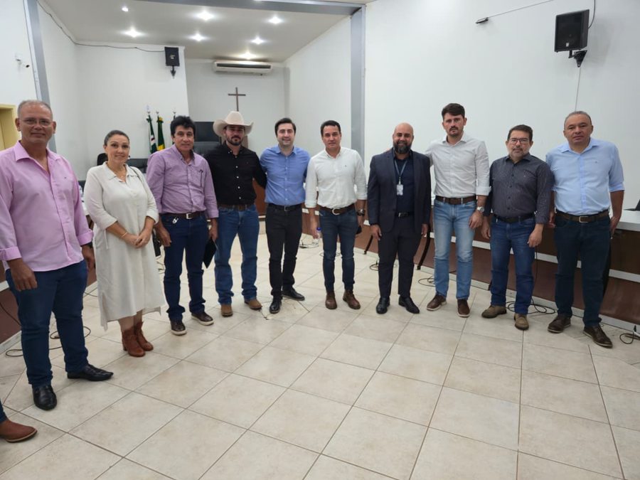 Prefeito Thalles Tomazelli participa de audiência pública sobre a crise leiteira que atinge os produtores do Conesul