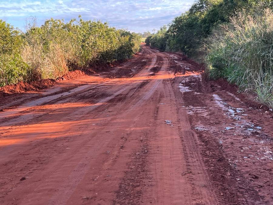 Prefeitura avança na recuperação de estradas rurais e concentra esforços em trechos mais críticos