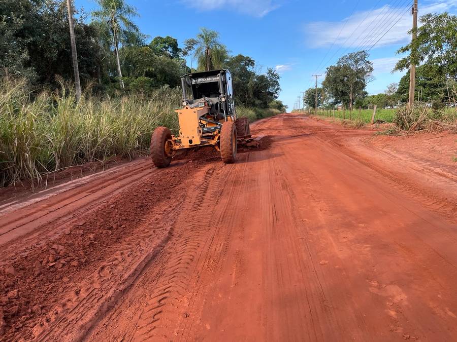 Prefeitura avança na recuperação de estradas rurais e concentra esforços em trechos mais críticos
