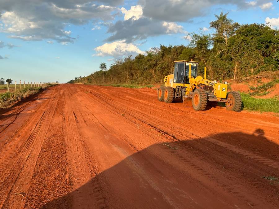 Prefeitura avança na recuperação de estradas rurais e concentra esforços em trechos mais críticos