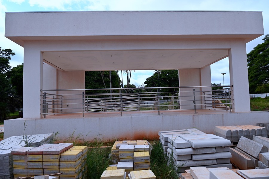 Com 80% das obras concluídas, Praça Santos Tomazelli deve ser uma das mais bonitas do Estado