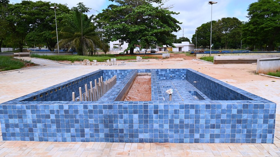 Com 80% das obras concluídas, Praça Santos Tomazelli deve ser uma das mais bonitas do Estado