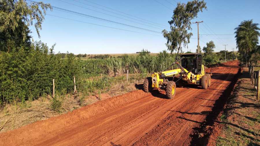 Secretaria de Obras mantém frentes de trabalho atuando na recuperação das estradas rurais