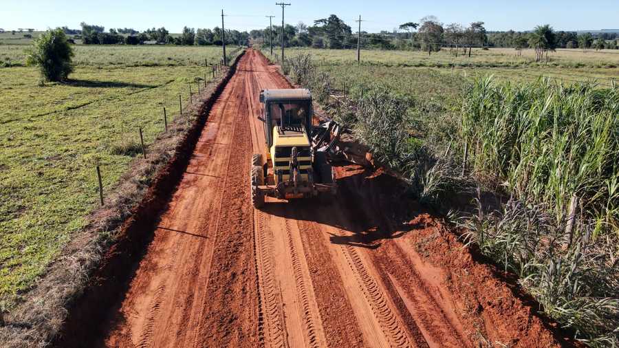 Secretaria de Obras mantém frentes de trabalho atuando na recuperação das estradas rurais