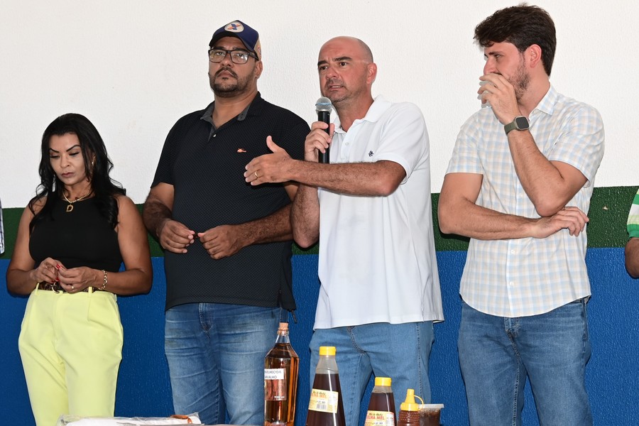 Prefeito Thalles inaugura e entrega a Casa do Mel em Itaquiraí