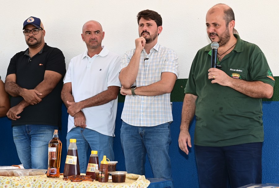 Prefeito Thalles inaugura e entrega a Casa do Mel em Itaquiraí