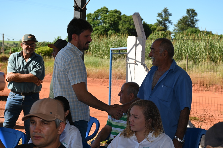 Prefeito Thalles inaugura e entrega a Casa do Mel em Itaquiraí