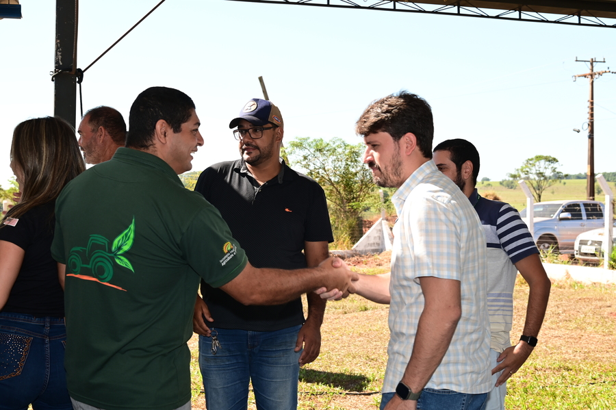 Prefeito Thalles inaugura e entrega a Casa do Mel em Itaquiraí