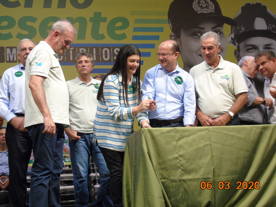 Prefeito Ricardo assina protocolo de investimentos para Itaquiraí durante ato do "Governo Presente"