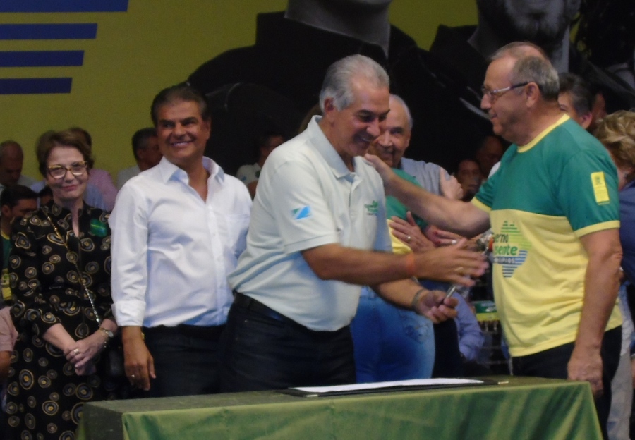 Prefeito Ricardo assina protocolo de investimentos para Itaquiraí durante ato do "Governo Presente"