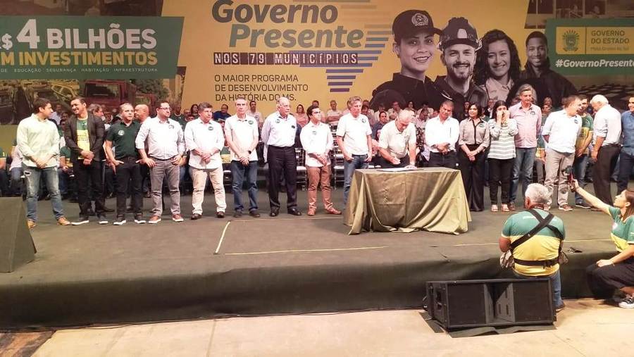 Prefeito Ricardo assina protocolo de investimentos para Itaquiraí durante ato do "Governo Presente"