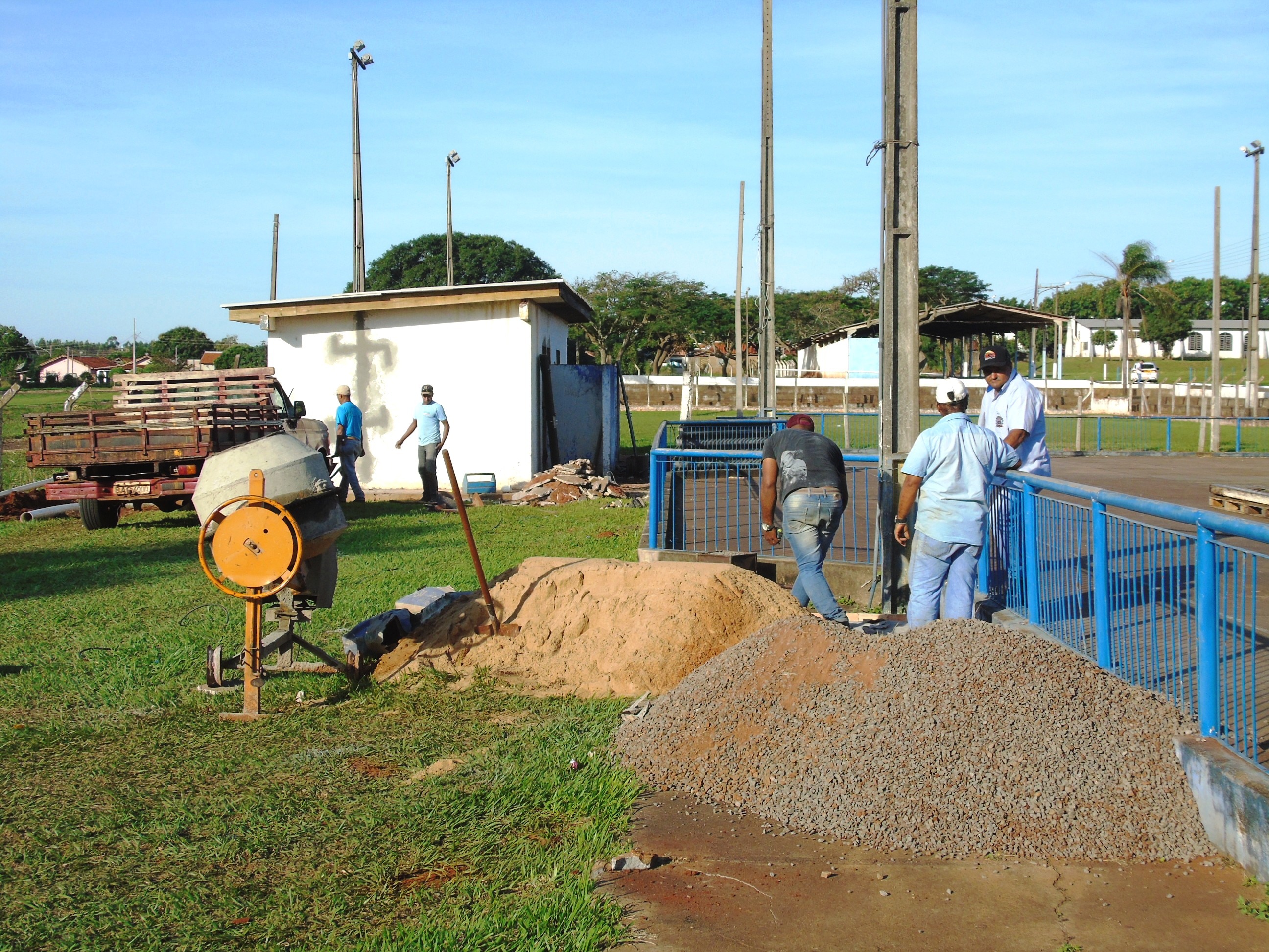 Prefeitura inicia reforma geral da Quadra Municipal de Esportes do Complexo Carminatão