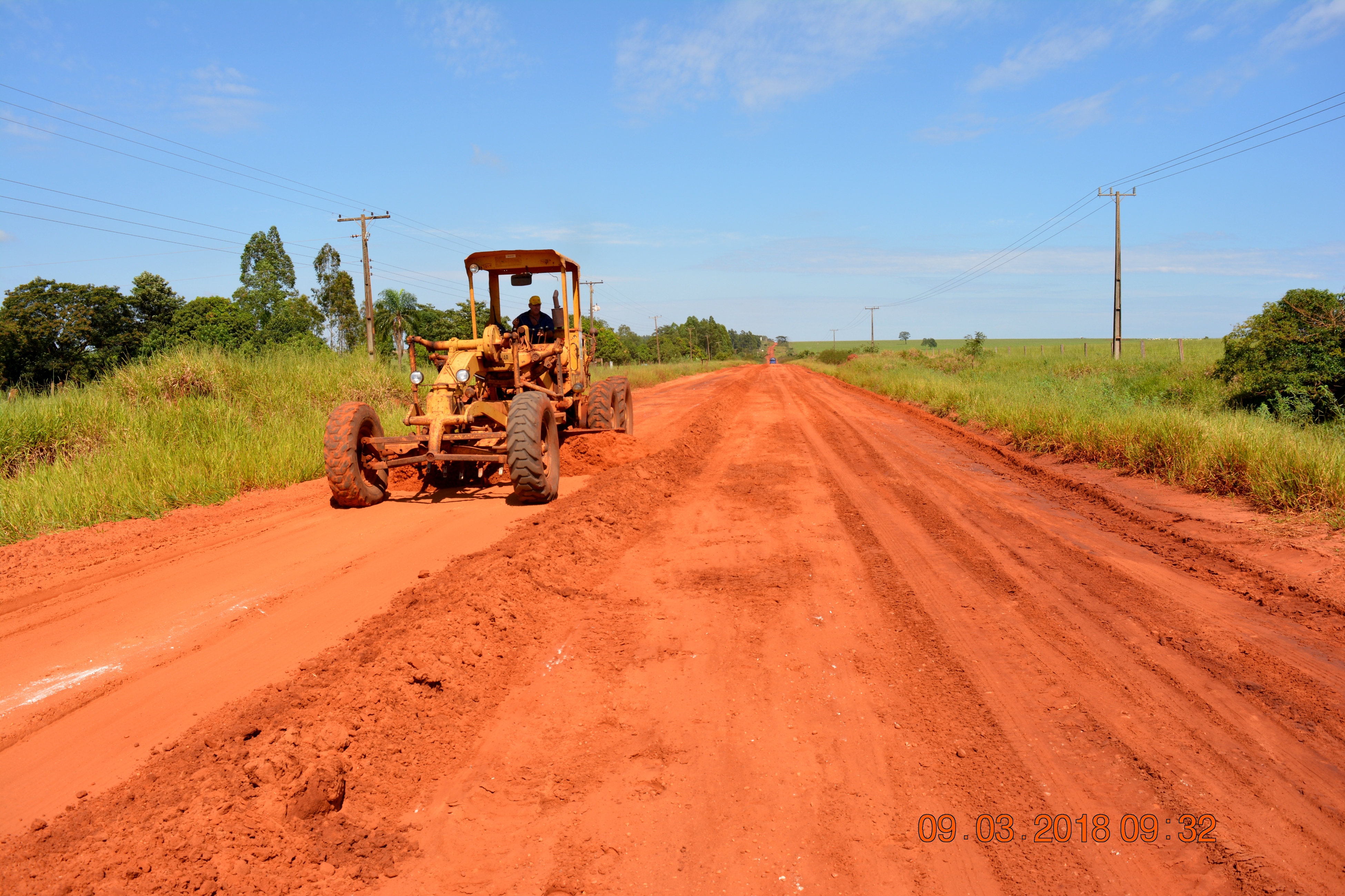 Prefeitura de Itaquiraí recupera estradas do Sul Bonito, Indaiá e Travessão Mestre, garantindo tráfego normal