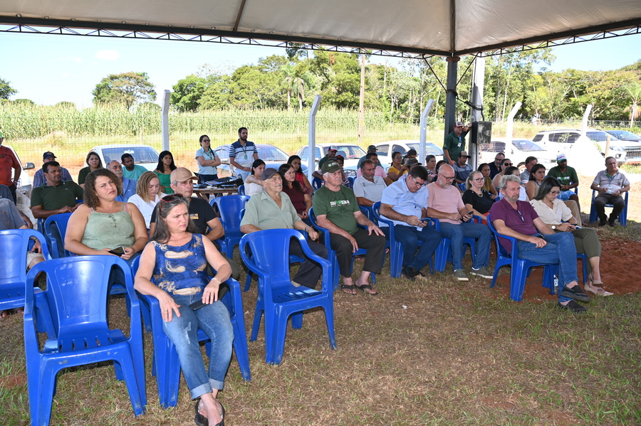 Prefeito Thalles inaugura e entrega a Casa do Mel em Itaquiraí