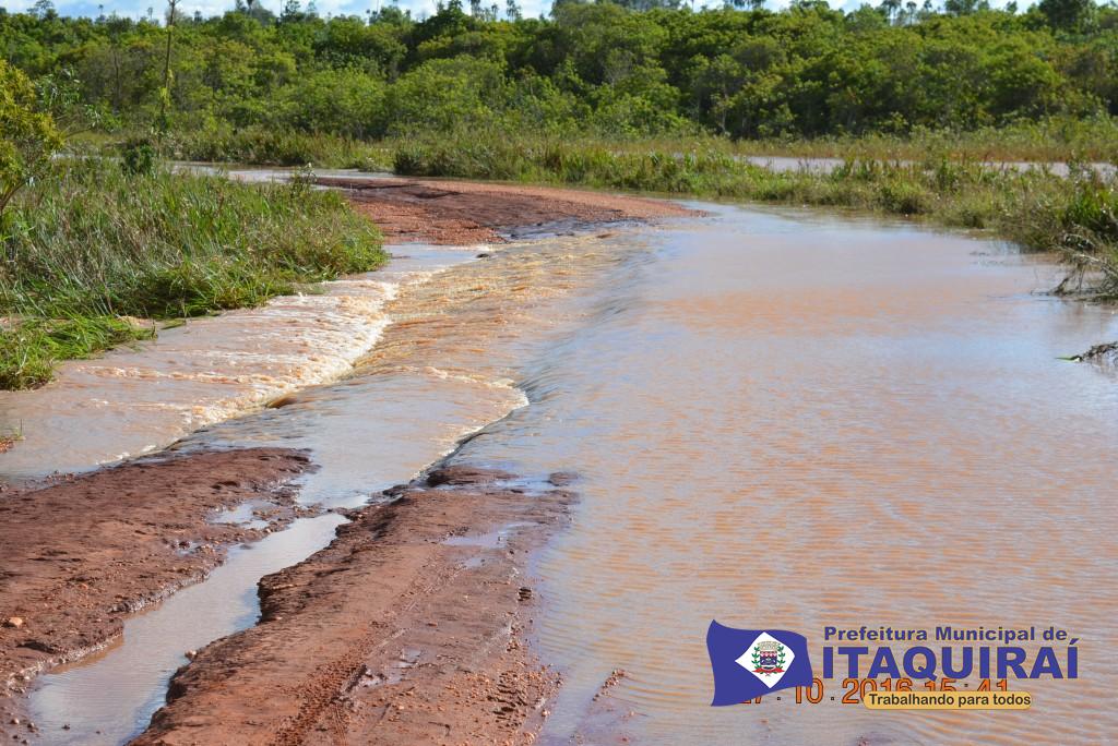 Estradas rurais e pontes são destruídas pelas intensas chuvas registradas em Itaquiraí