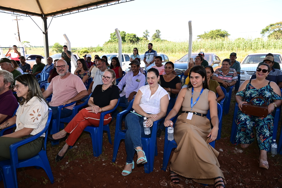Prefeito Thalles inaugura e entrega a Casa do Mel em Itaquiraí