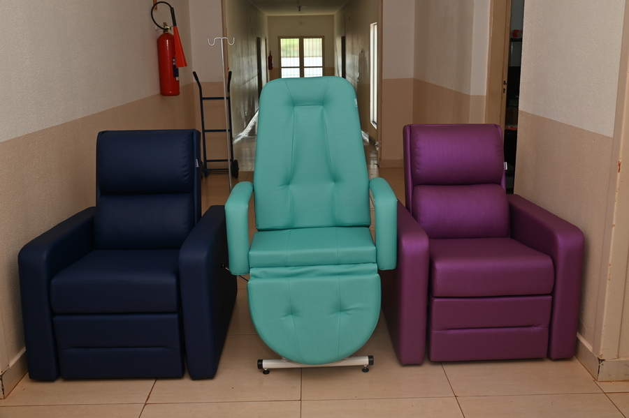 Prefeitura de Itaquiraí adquire novas poltronas para substituir antigas cadeiras do Hospital São Francisco