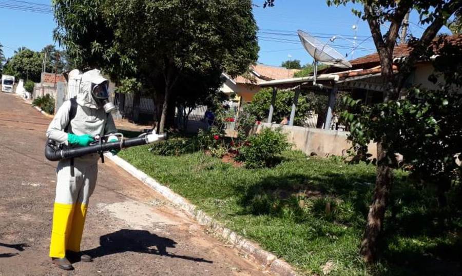 Prefeitura combate a dengue com pulverização de inseticida em toda a cidade