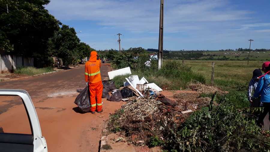 Prefeitura prossegue com mutirão de limpeza nos bairros Seac, Boa Vista e centro da cidade