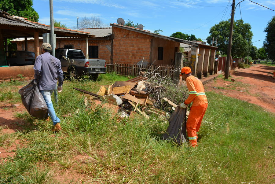 Prefeitura prossegue com mutirão de limpeza nos bairros Seac, Boa Vista e centro da cidade